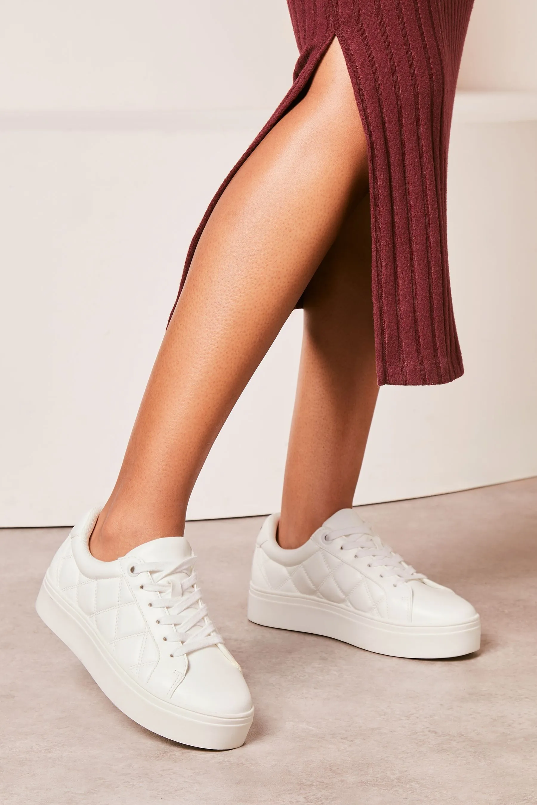 Lipsy - Scarpe da ginnastica flatform Pizzo trapuntate con suola spessa