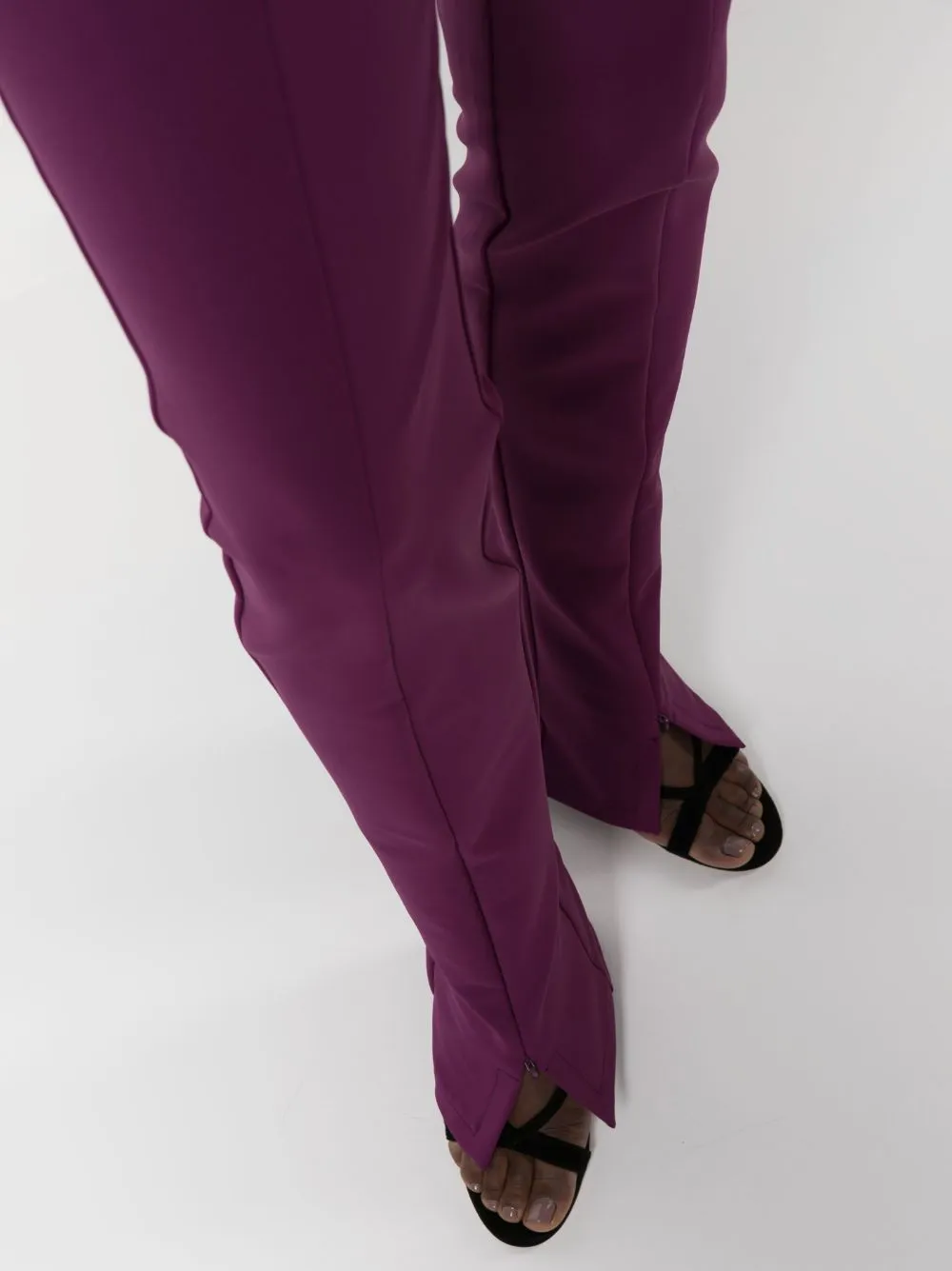 Pantaloni con spacchi torre in viola - donna